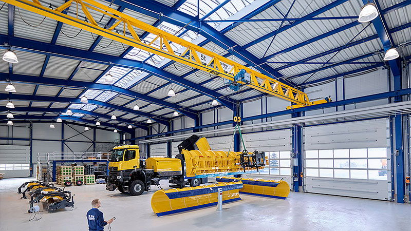 Universal Cranes