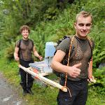 Rebusl&oslash;p ligger naturlig for sjefen, og alle m&aring; til pers! B&aelig;rekonstruksjonen er selvf&oslash;lgelig selvsnekra og innholdet i kassa uvisst. Tungt, men null stress for v&aring;re t&oslash;mrere. 