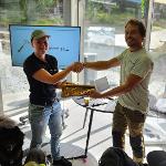 I dag er hun byggeleder i Faaness, og h&oslash;sten 2024 fikk hun tildelt "Gullhammeren 2025" - en prestisjetung utmerkelse som markerer faglig vekst og god lag&aring;nd. 