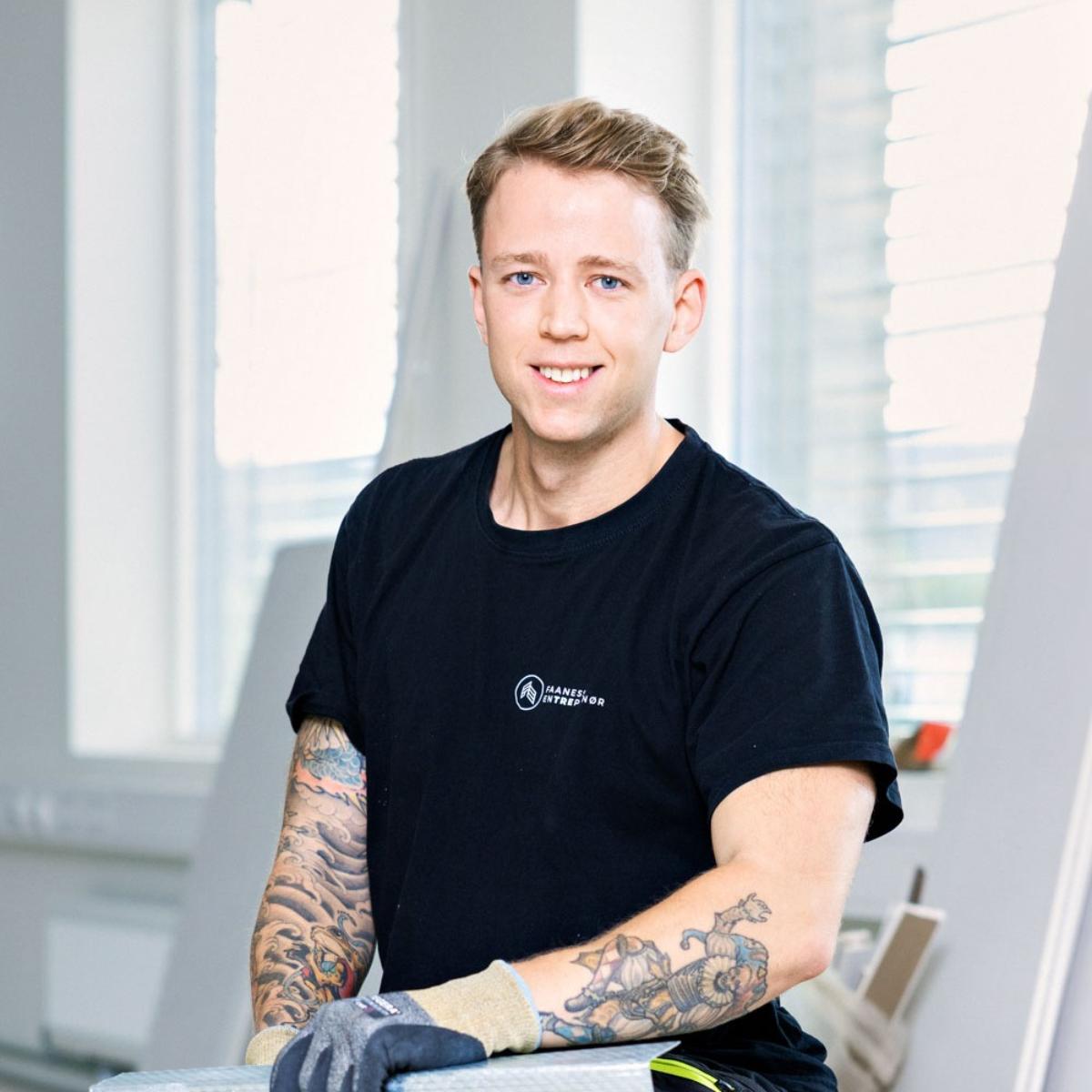 Vegard Storfjell Høydalsvik, tømrer, nyansatt, Faaness Entreprenør