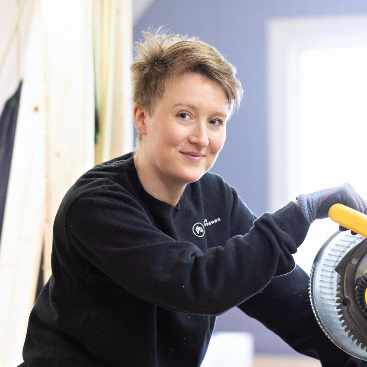 Christina Moen Tømrerlærling Faaness Entreprenør AS