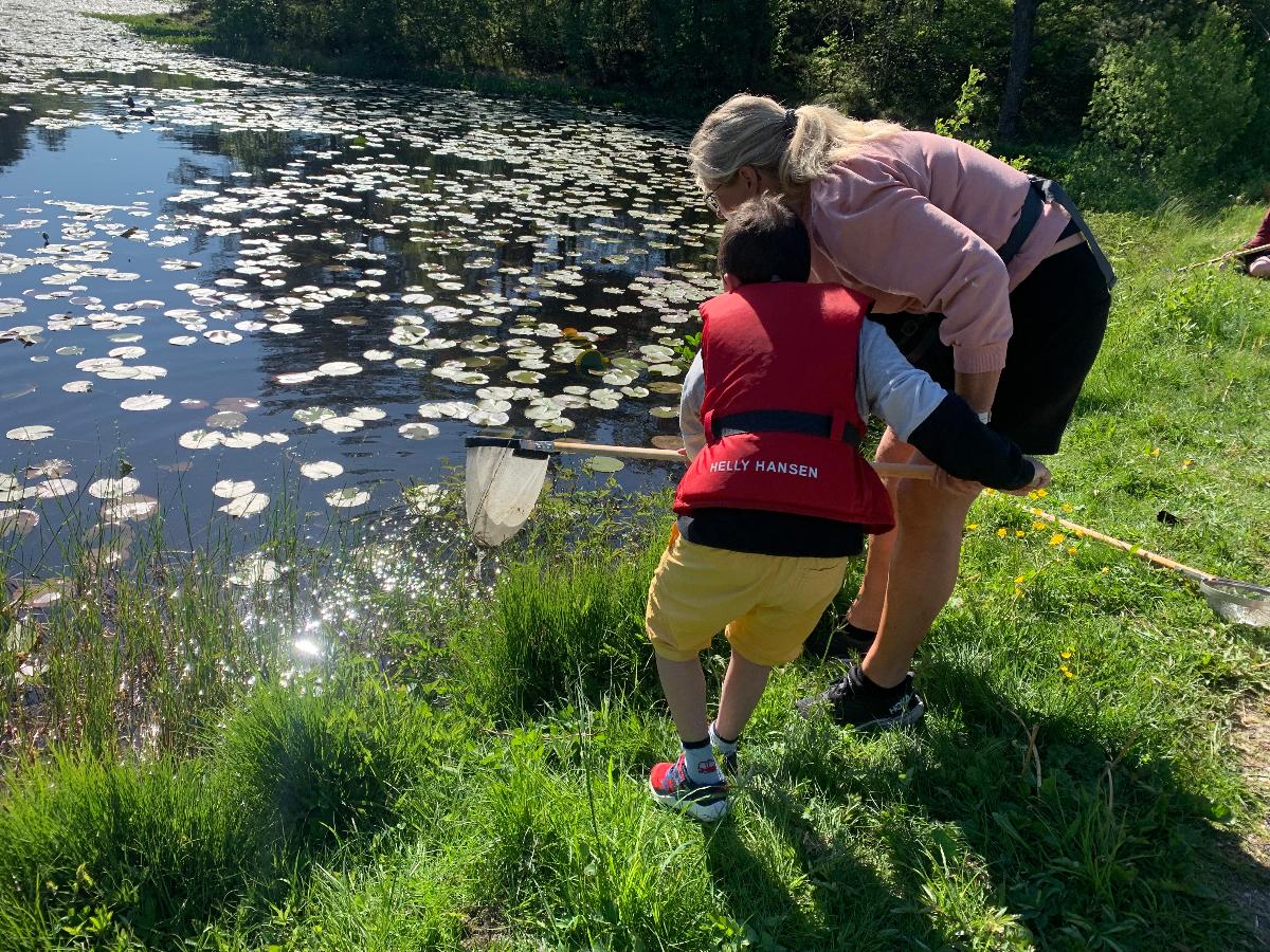 Fototekst: Turer for funksjonsnedsatte barn sammen med Midt Agder Friluftsråd