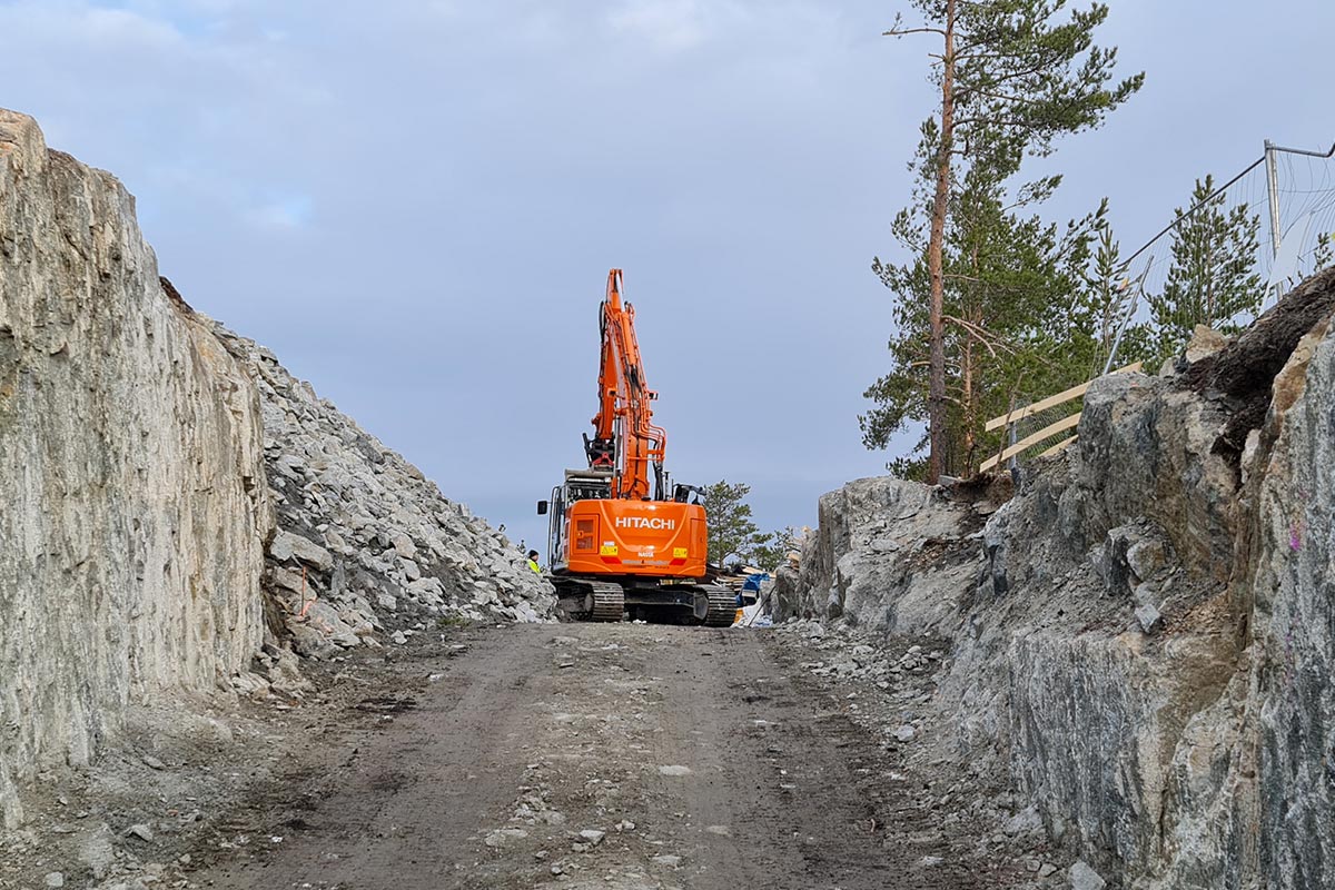 Graving og Transportservice tilbyr graving, gravearbeid og grunnarbeid i stor og liten skala