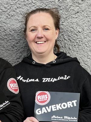 Kristina smiler bredt