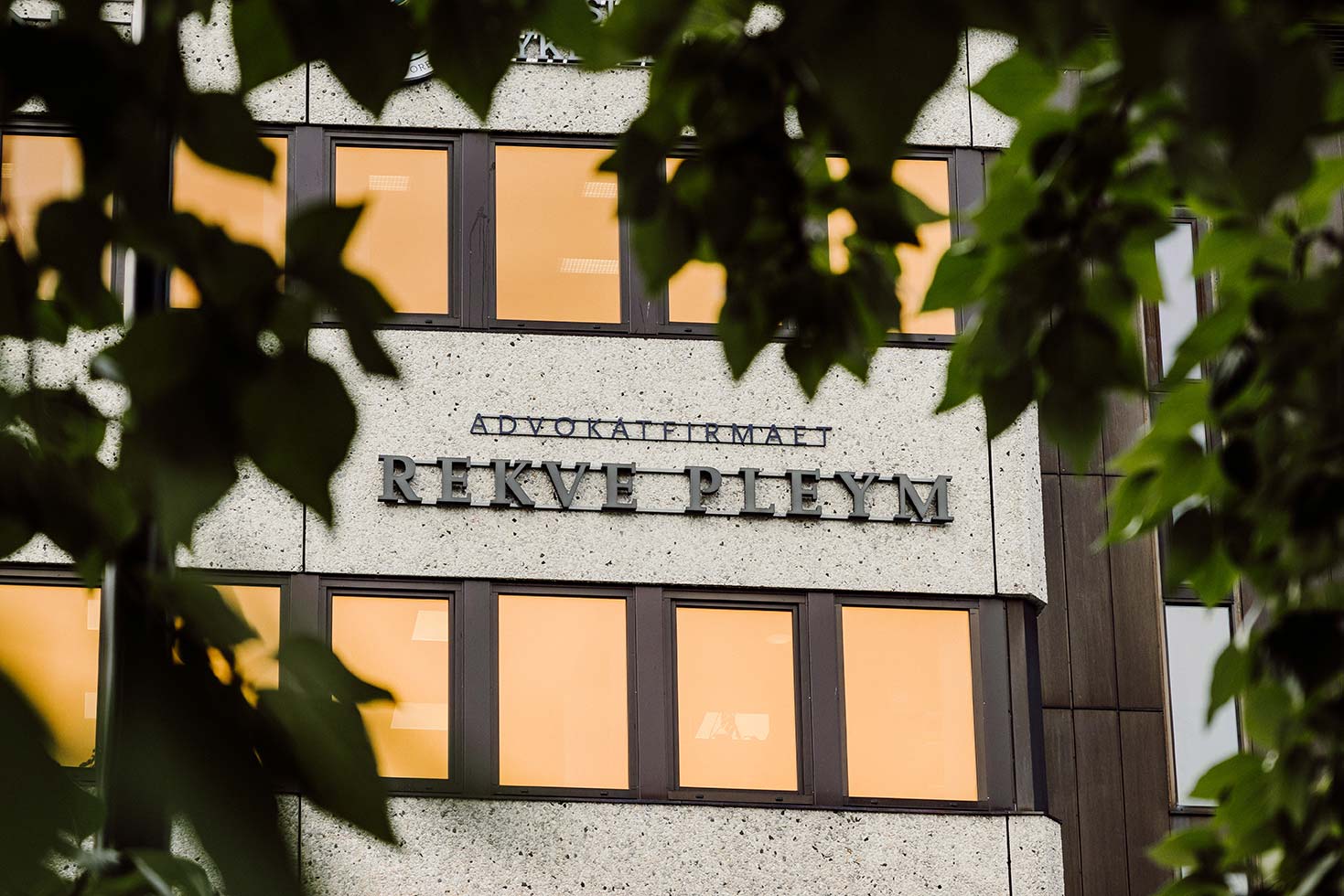 Rekve Pleym sine kontorer