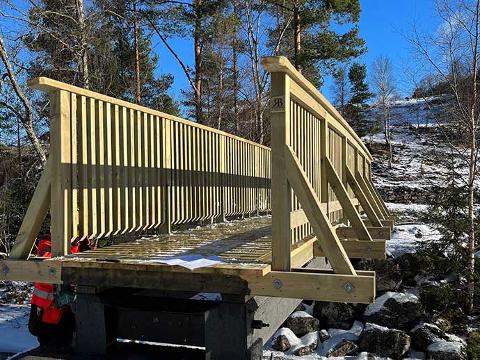 Gangbru i Ænes ved Hardangerfjorden