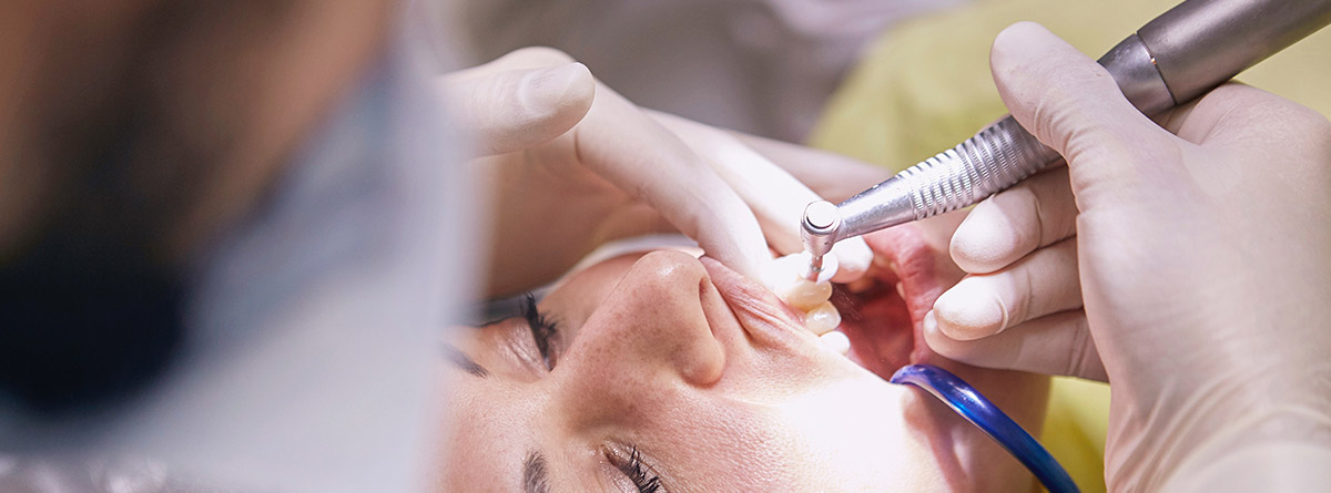 person i tannlegestolen