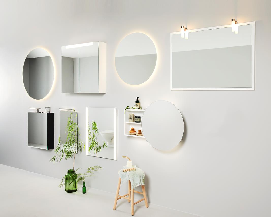 Utstilling av speil fra INR